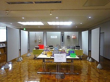 手づくりバッグの展示